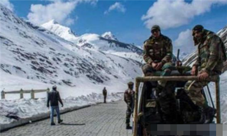 一声巨响，喜马拉雅山被砸出一个大洞，里面的情景让印度人吃惊