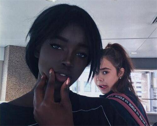 非洲最美黑人女孩因长得太漂亮父母从不敢让她单独出门2