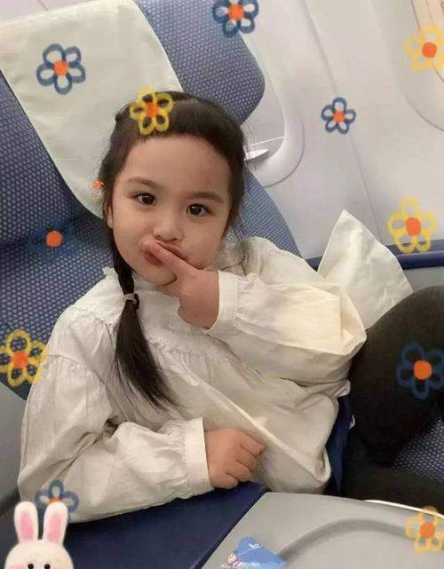 金龟子21岁女儿罕见曝光把鲁豫都看呆了