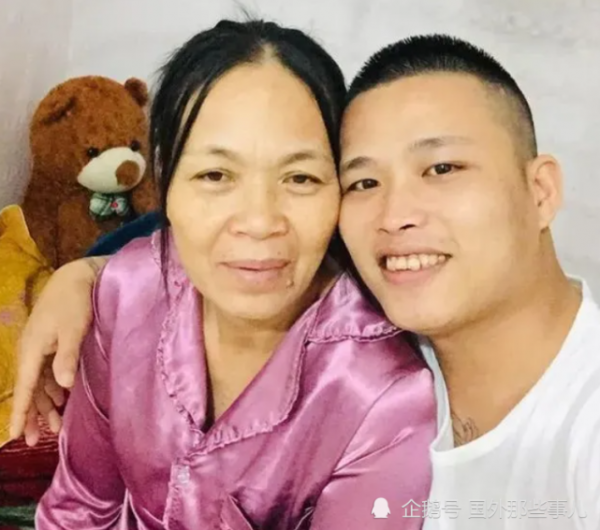 53岁大妈离婚2次又嫁29岁小伙结婚8年仍非常恩爱要为丈夫生个孩子3