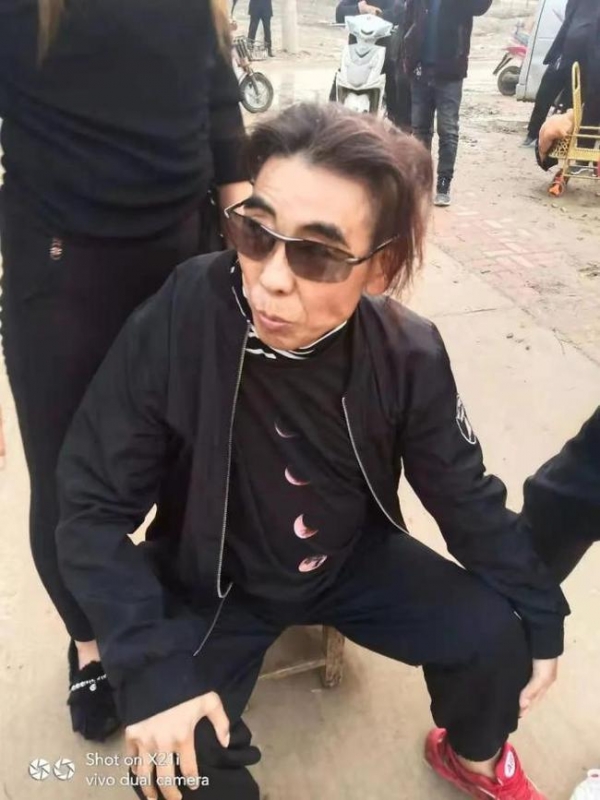 红毛皇帝顾东林去世尬舞网红被嫌弃的一生2