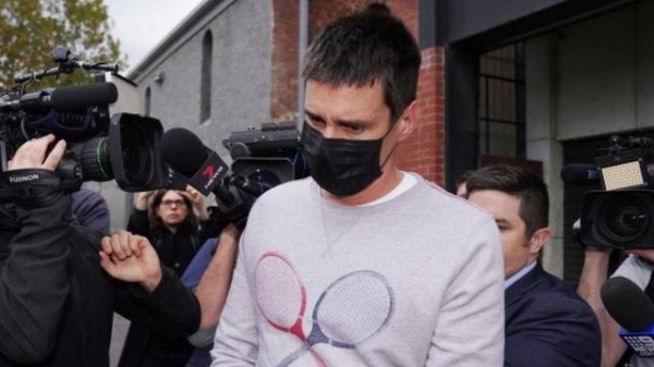 他“弄死”四个警察后还发视频炫耀，澳大利亚“保时捷吸毒男”仅入狱十月引众怒