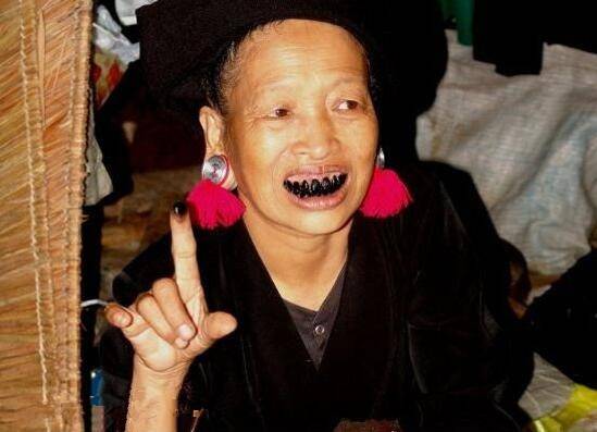 越南女人爱吃槟榔，牙齿越黑越美，提亲不要钱要槟榔(1)