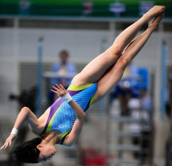 作为职业跳水运动员,赵沁心当时还很年轻,赵沁心,前途无量,只能这样毁