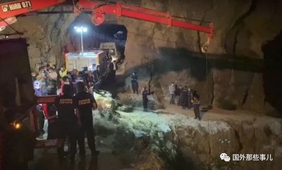 21岁女孩网红点打卡自拍 50米高悬崖坠落身亡 看看头条 中华网