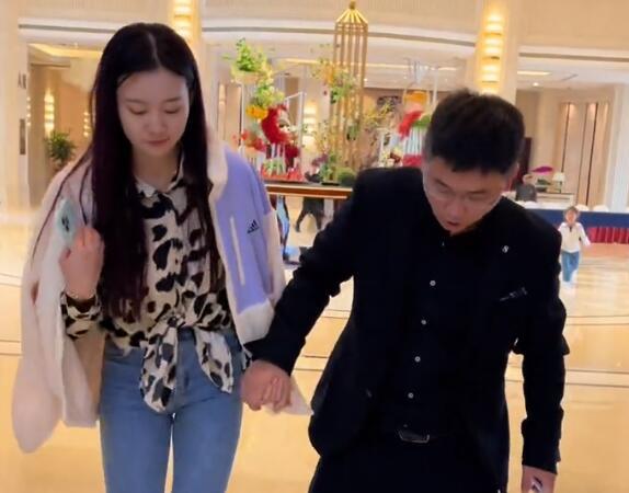 网红姜涛正式官宣恋情女徒弟晋升为老婆女方还有3个月身孕2
