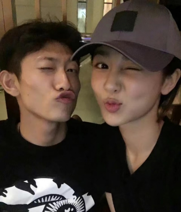 张一山深夜发文表白杨紫爱你如初雪杨紫百字回应太可爱2
