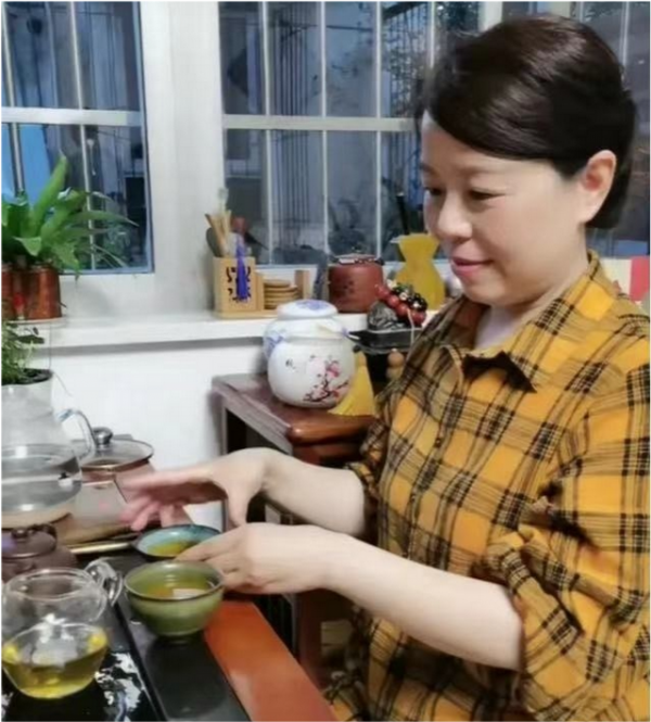 姚策老婆熊磊的工作图片