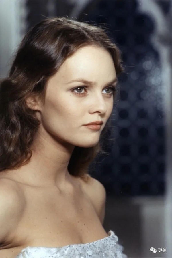 法国美人玛丽恩瓦斯的影后路尺度这么大吗