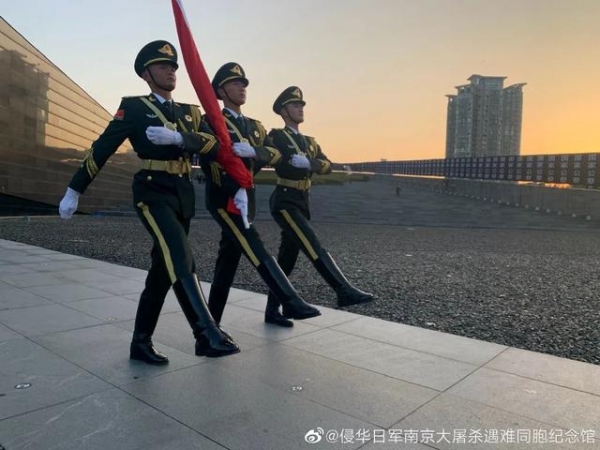 南京发布：刚刚，我们为死难者下半旗志哀