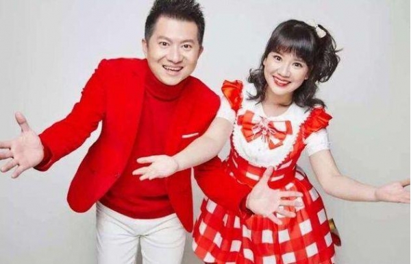 作为陪伴了我们数十年的老牌央视主持人,本名陈苏的红果果,和自己老公