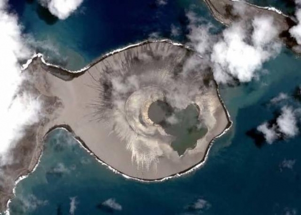 汤加火山大喷发，威力堪比1000颗广岛原子弹，会对我国产生影响吗