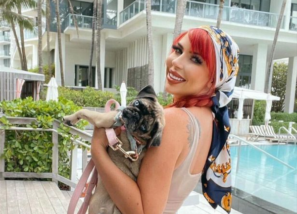 来自美国拉斯维加斯的27岁模特阿曼达·妮可·马丁(amanda nicole