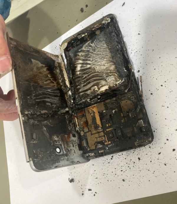 手机爆炸？这些错误，你还在犯吗？_看看头条_中华网
