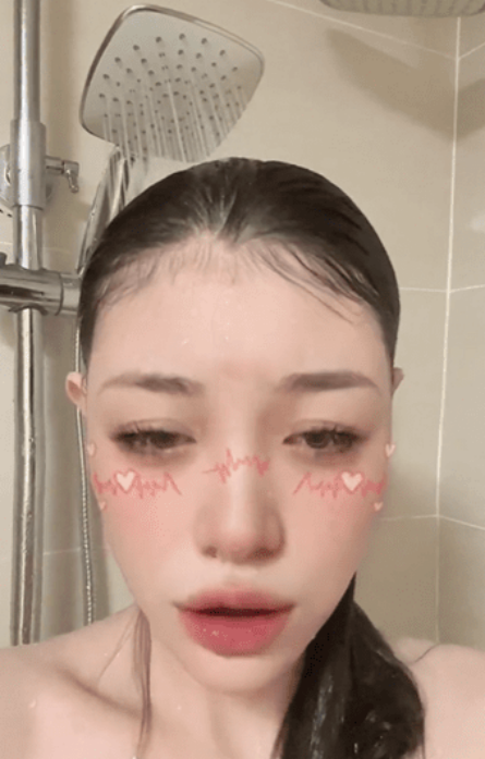 葛荟婕晒正在洗澡视频皮肤白嫩锁骨迷人大秀香肩被指太豪放