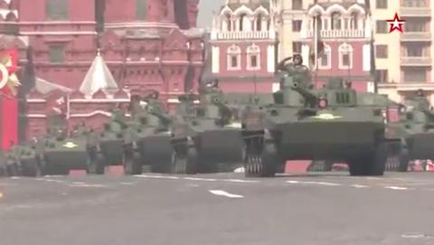 俄罗斯举行阅兵总彩排 乌克兰特别军事行动参与者驾军车亮相