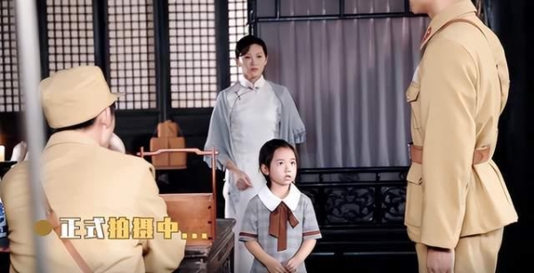 董璇女儿出演电视剧因见不到爸爸痛哭与妈妈绯闻男友有对手戏