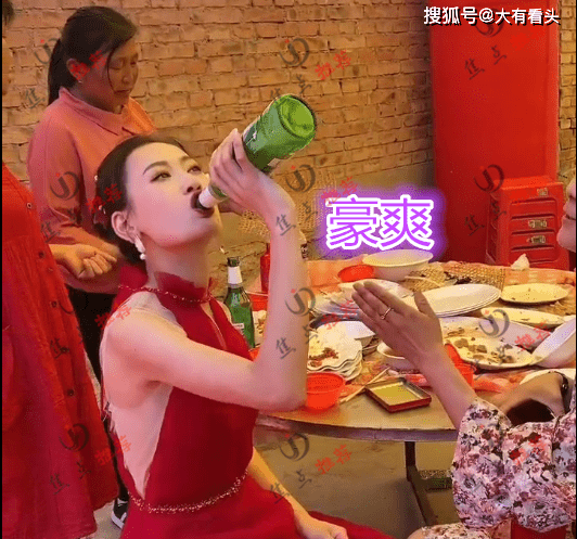 喝酒吹瓶图片伤感图片