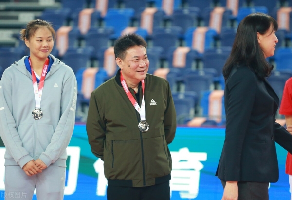 中国女排出征大名单出炉！王梦洁又被弃用，16人冲击世联赛总冠军