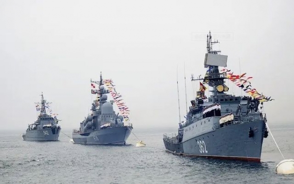 美军3艘航母抵近南海携30架f35日本出云号航母启程欲与美军会合