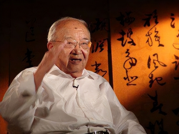 词作家乔羽逝世众星悲痛发文悼念曾熬夜创作难忘今宵