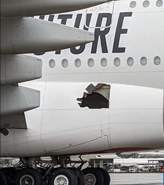 阿联酋客机起飞后发出巨响 飞行近14个小时后发现一破洞