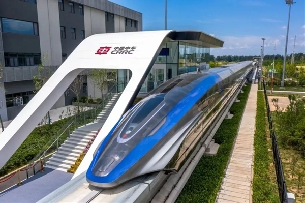 世界首套、地面最快！中国时速600公里高速磁浮交通系统首次亮相欧洲