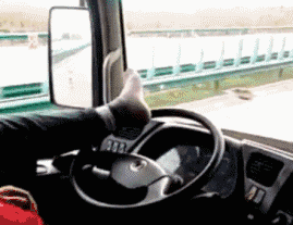 妹子|搞笑GIF:妹子你是属于哪一派的,这功夫打的很漂亮