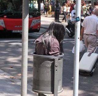 当家|搞笑GIF: 姑娘,你是想把垃圾桶当家吗