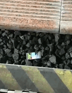 妹子|搞笑GIF:姑娘,你这辫子有同款的吗