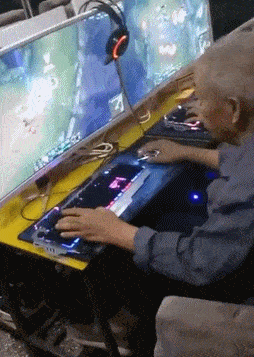 搞笑|搞笑gif趣图：每次出来你都是这样，下次不带你了！