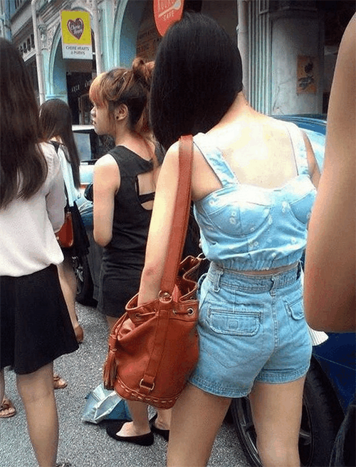 尴尬|让人“摸不着头脑”的尴尬图片。