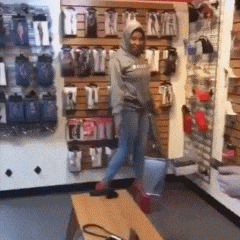 惊喜|搞笑GIF：这样的狗子我不敢养，我怕它说我笨！