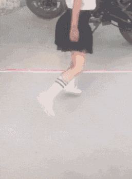 还是|搞笑gif趣图: 难道我平时给你的肉肉还不够你吃的?还是你想尝点新鲜的?