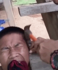 姐姐|搞笑GIF动图:这位小姐姐,既然来到我手机上,你就是我家人了