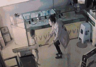 别扭|搞笑GIF：你这太空漫步咋这么别扭呢