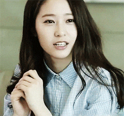 姑娘|搞笑GIF: 下雨了,赶紧回家收衣服了