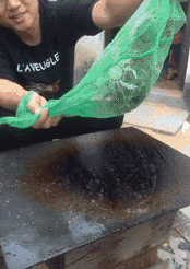 原汁原味|搞笑gif:结婚那天,出门的那一瞬间爸爸当场就崩溃了