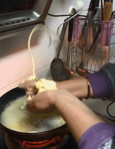 味道|搞笑GIF：不知道吃起来味道如何