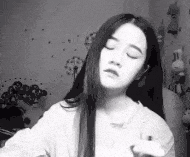 妹子|「搞笑GIF」妹子一个人吸烟的样子狠帅,但后来她爸来了