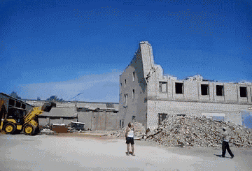 妹子|搞笑GIF：孩子你这顿操作，让牛顿很没面子！