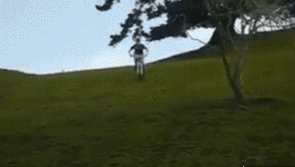 不要|爆笑GIF:闺蜜只是陪你笑一下而已,你不要当真