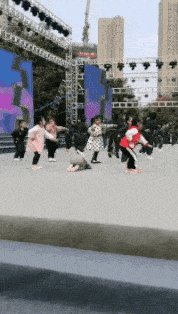 搞笑|搞笑GIF动图：我都睡一觉了，还没跳完？