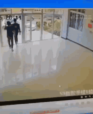 老公|【搞笑段子趣图GIF】老公，我想发个朋友圈...