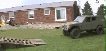 霸气|搞笑GIF: 霸气的车当然要用霸气的方式洗