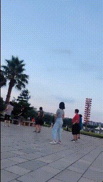 挫折|开心一刻：这位美女是事业上受到了什么挫折还是感情上受过挫折呢