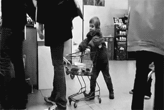 巧妙|哥们伪装的不错啊很巧妙，可是眼睛还是出卖了你