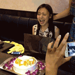 「搞笑动态」真奇葩！这是亲妈不，小可爱崩溃了！