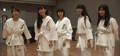 潜水衣|搞笑GIF:第一次抽电子烟的时候,太尴尬了