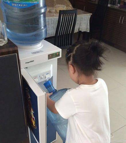 妹子|美女,你把自己打扮成这样是认真的吗,不嫌一身腥吗